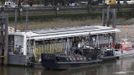 A Landing Craft Unit from the Marine's 539 Assault Squadron is moored on the Thames in central London July 19, 2012. REUTERS/Suzanne Plunkett (BRITAIN - Tags: SPORT OLYMPICS SOCIETY MILITARY) Published: Čec. 19, 2012, 1:14 odp.