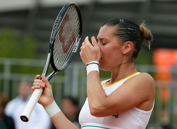 Flavia Pennettaová smutní po vyřazení z French Open 2014