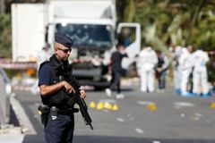 Jak se terorista z Nice chystal na útok? Kdo se ho pokusil zastavit? Čtěte odpovědi na hlavní otázky