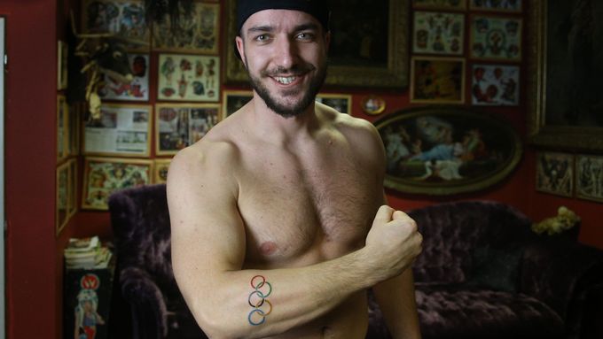 Tetování českého bobisty Jaroslava Kopřivy před odletem na olympijské hry do jihokorejského Pchjongčchangu.