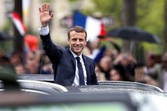 Emmanuel Macron převzal úřad francouzského prezidenta. V pondělí chce jmenovat premiéra