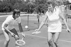 Když se propracovala do světa velkého tenisu, trénovala i s jinou československou legendou Věrou Sukovou, maminkou pozdější světové jedničky v deblu Heleny. Už tehdy bylo jasné, že Martina míří vysoko.