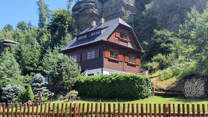 Foto: Chaty a chalupy. Svéráz českého fenoménu, který si podmanila lidová tvořivost