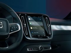 Volvo C40 a elektrická varianta XC40 používají operační systém Android Automotive, navigovat budou pomocí Google Maps.