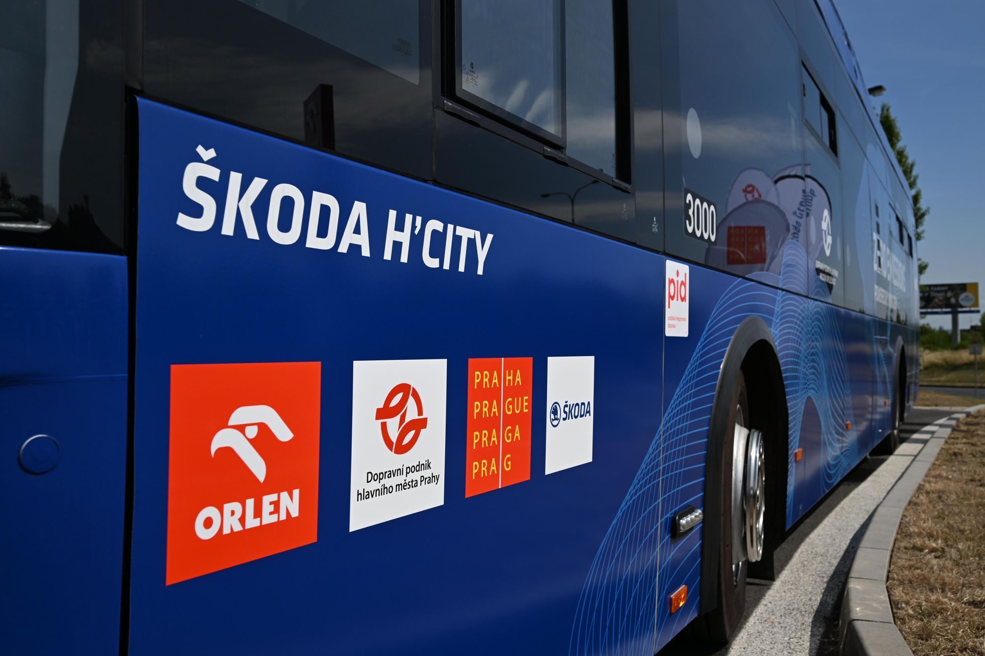 Vodíkový autobus MHD Praha, zahájení provozu