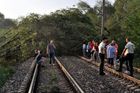 Řádění bouřek v Česku pokračuje, mnohé vlakové tratě zkolabovaly kvůli spadlým stromům