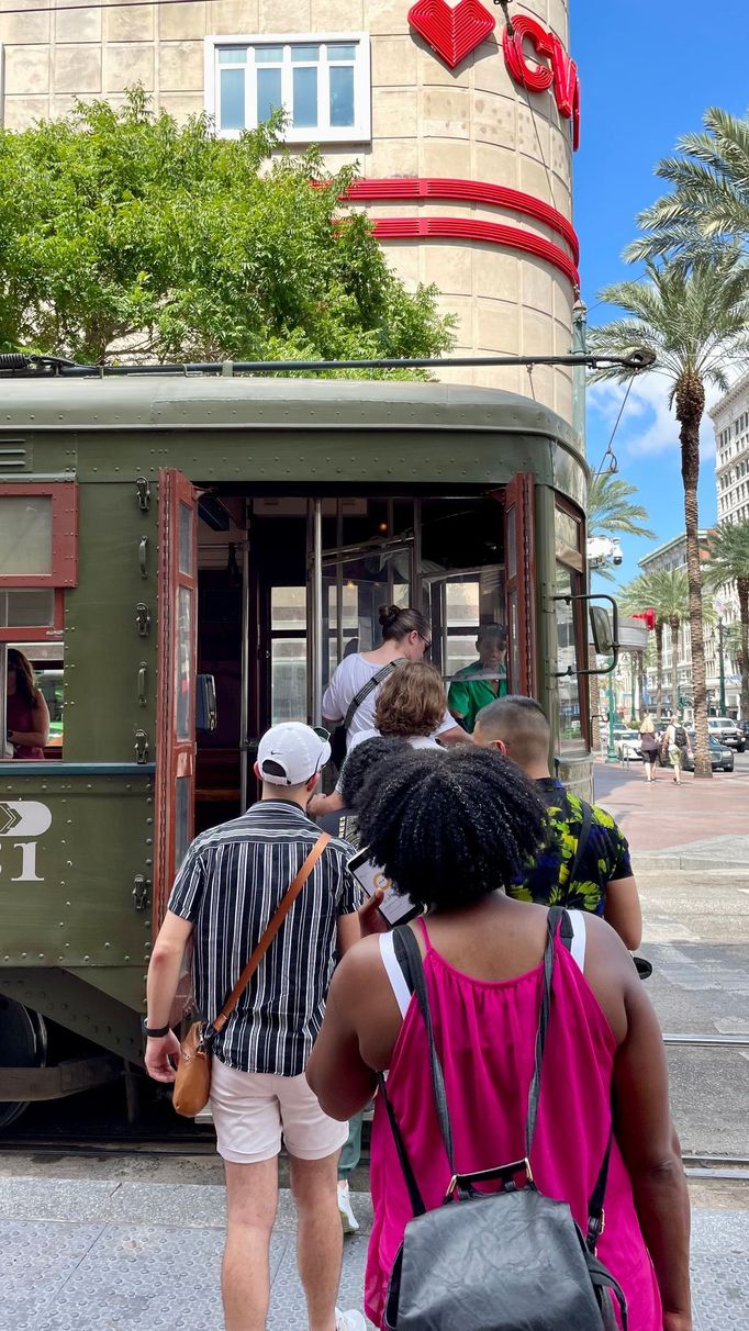 New Orleans. Nejstarší stále fungující tramvajová linka na světě.