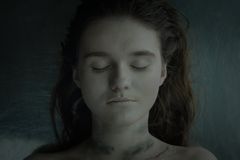 Syrová podívaná s ústeckou estetikou. České krimi Stvůry funguje dokonale