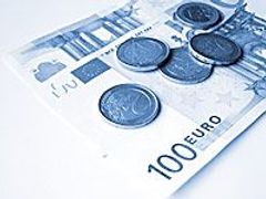 Z ekonomického pohledu může euro dva nebo tři roky počkat, říká ekonom Aleš Michl.
