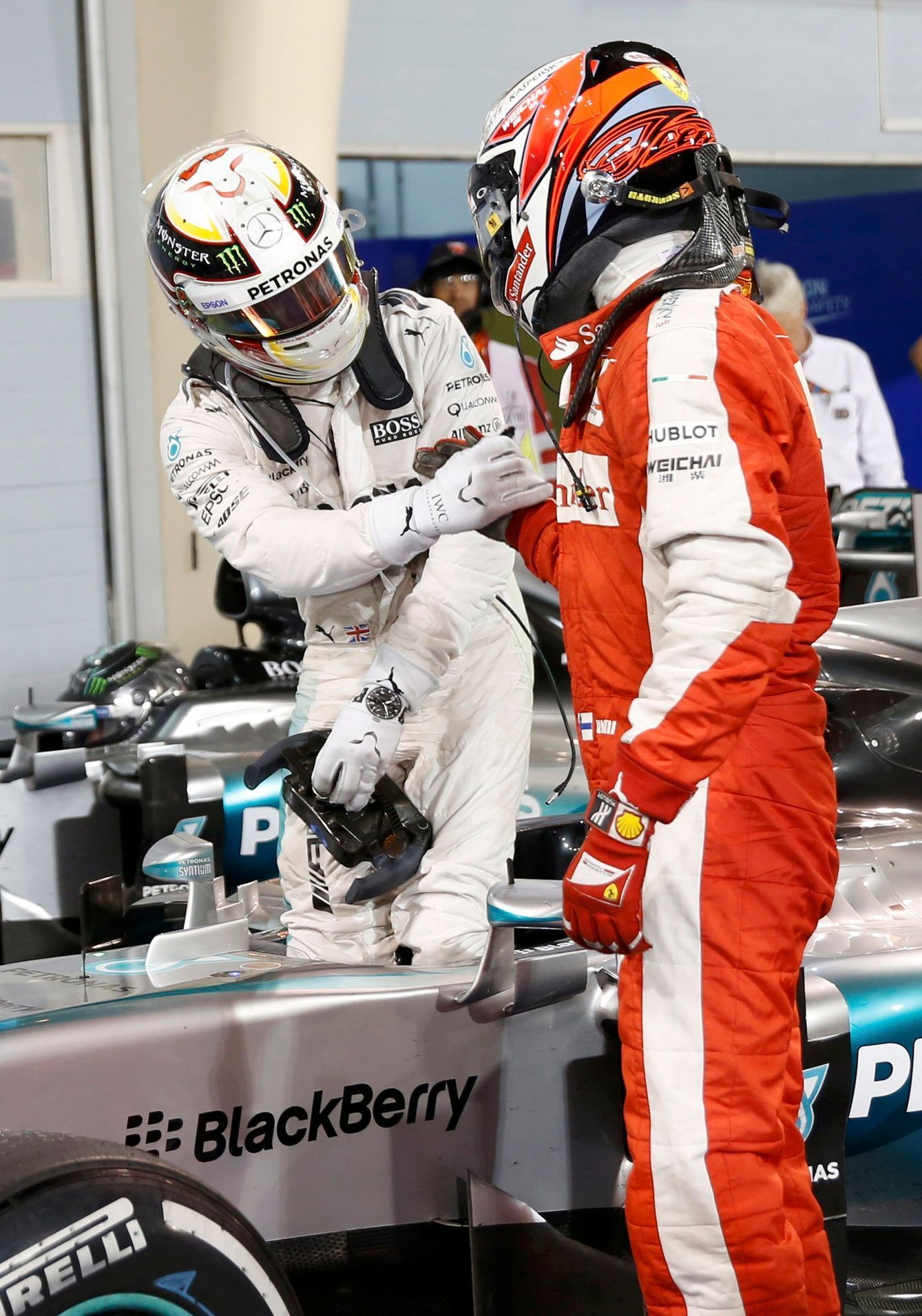 F1, VC Bahrajnu 2015: Lewis Hamilton, Mercedes a Kimi Räikkönen, Ferrari
