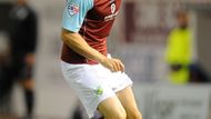 Veterán Michael Duff z Burnley si týdně přijde na 9 891 liber týdně (312 tisíc korun týdně). Dnes osmatřicetiletý střední obránce nebo pravý obránce spojil posledních třináct let s Burnley. S profi fotbalem začínal v Cheltenhamu.