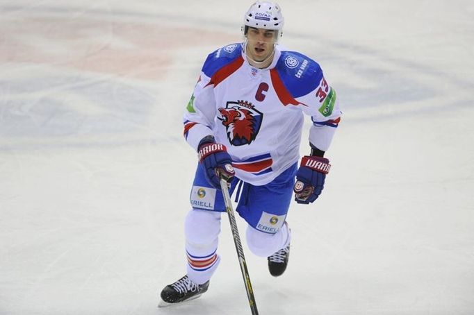 Zdeno Chára dokáže uplatnit svých 206 centimetrů také v KHL, kde šéfuje kabině Lva Praha.