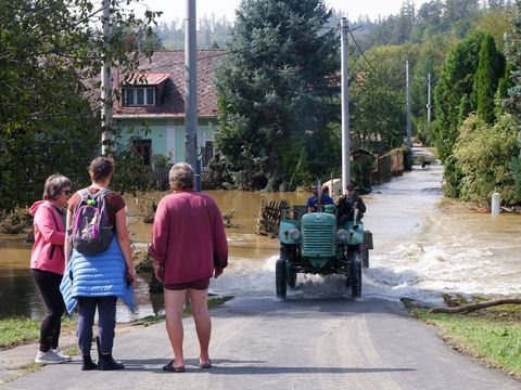 K volbám nikdo nepřijde, přišli jsme o všechno, nechápou v Zátoru. Vládu kritizují