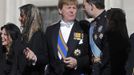 Prince Willem-Alexander (C) and Princess Maxima of the Netherlands and Spain's Prince Felipe (2nd R) and Princess Letizia assemble before the inaugural mass of Pope Francis at the Vatican, March 19, 2013. Pope Francis celebrates his inaugural mass on Tuesday among political and religious leaders from around the world and amid a wave of hope for a renewal of the scandal-plagued Roman Catholic Church. REUTERS/Alessandro Bianchi (VATICAN - Tags: RELIGION POLITICS ROYALS ENTERTAINMENT) Published: Bře. 19, 2013, 9:33 dop.