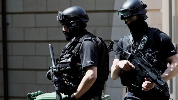 Britští policisté po útoku v Manchesteru (ilustrační foto).