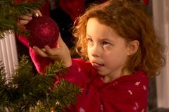 Kdy a jak zapojit děti do vánočního šílenství? Konec iluzí by měl přijít v pravý čas