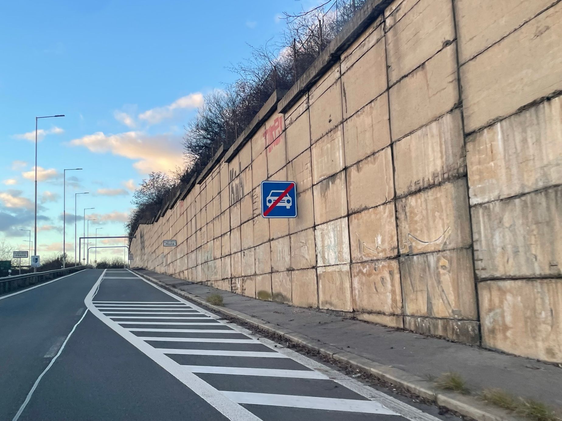 Dálnice D1, Průhonice, úsek nově bez placení, silnice pro motorová vozidla