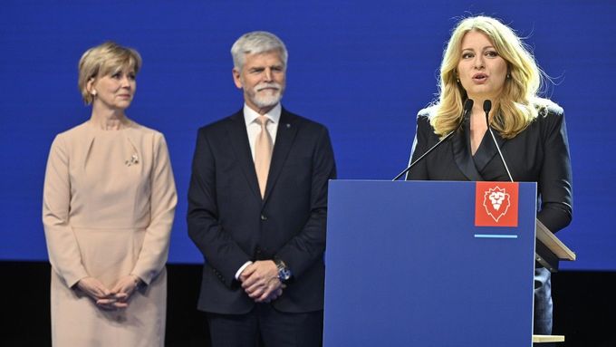 Slovenská prezidentka Zuzana Čaputová pogratulovala Petru Pavlovi přímo v jeho volebním štábu v Praze.
