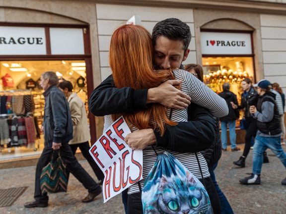 Jindřich Pozlovský by chtěl kolem Free Hugs vytvořit komunitu po celé republice.