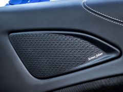 Na autě s Maserati spolupracovaly další italské značky, audio dodal Sonus Faber.