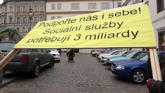 Před polednem odjel poslední demonstrant