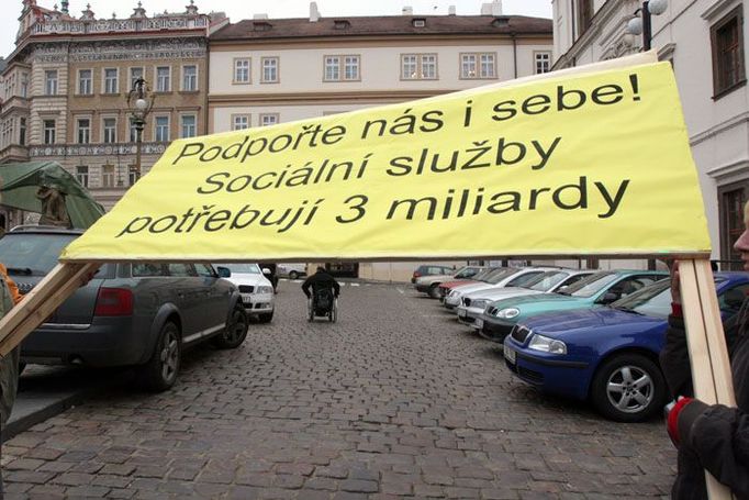 Před polednem odjel poslední demonstrant