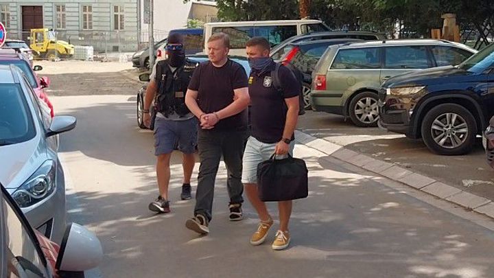 Muž, který daroval ministerstvu spravedlnosti podezřelé bitcoiny, skončil ve vazbě; Zdroj foto: ČTK