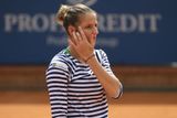 Karolína Plíšková, světová trojka a největší hvězda na turnaji J&T Banka Prague Open, prohrála v 1. kole s Camilou Giorgiovou 6:7 a 2:6.