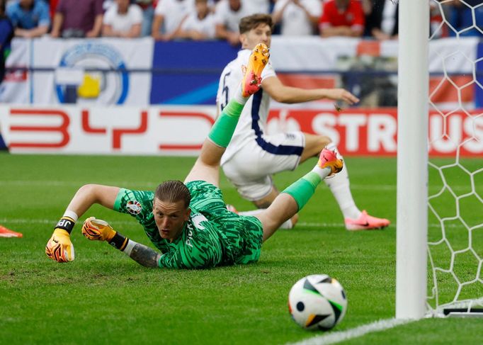 Jordan Pickford v osmifinále Eura 2024 Anglie - Slovensko