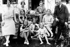 Příběh sester: Příbuzné s Churchillem, svedeny Hitlerem