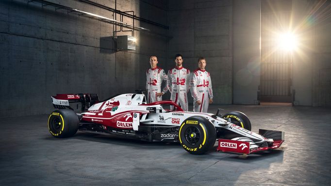 Robert Kubica, Antonio Giovinazzi a Kimi Räikkönen při představení nového monopostu Alfa Romeo C41