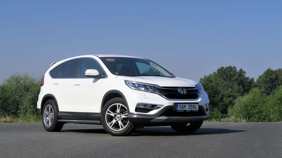 Ojetá Honda CR-V: Rodinného praktika v terénním převleku může trápit složitý diesel