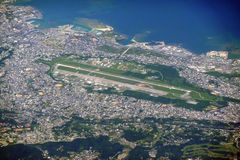 Letadlo amerického námořnictva s 11 lidmi na palubě se zřítilo do moře u Okinawy