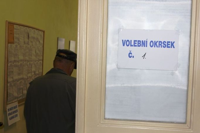 Volební okrsek v problematické části města.