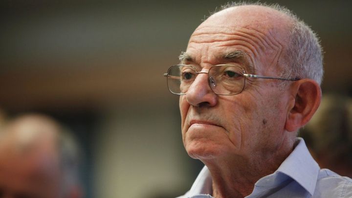 Zemřel disident Luboš Dobrovský, exministr obrany a kancléř prezidenta Havla
