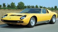 Přesně před 50 lety, v roce 1966, vzniklo Lamborghini Miura. Byl to první vůz s motorem uloženým uprostřed. Jednalo se o vidlicový dvanáctiválec, který v základní verzi disponoval 350 koňskými silami a verze SV měla ještě o 35 koní více. Maximální rychlost činila 290 kilometrů v hodině.