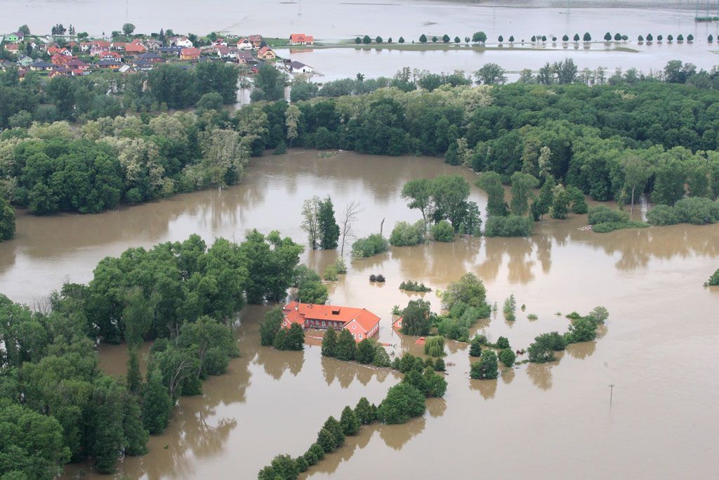 Letem nad zatopeným světem