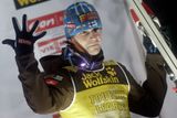 Chladný Fin z Lahti vyhrál Turné pětkrát, jak ukazuje. V letech 1999, 2003, 2005, 2006 (s Jandou) a 2008. Čtyři vítězství má na kontě Němec Jens Weissflog, na tři dosáhl jeho krajan Helmut Recknagel, Nor Björn Wirkola a Polák Kamil Stoch.