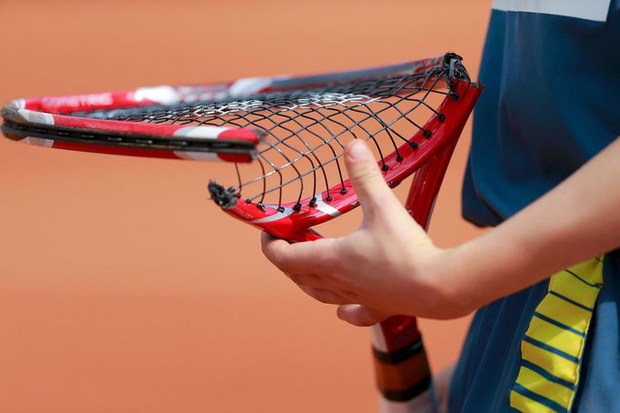 Zlomená raketa Stanislase Wawrinky na French open 2013