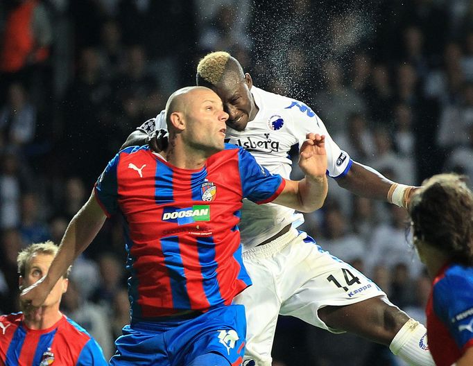 David Bystroň a Dame N'Doye v předkole Ligy mistrů FC Kodaň-Viktoria Plzeň