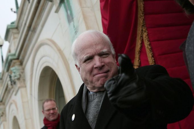 Senátor John McCain, Obamův republikánský soupeř z prezidentských voleb 2008.