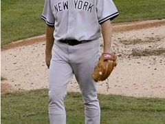 Letoun byl registrován na Coryho Lidla, nadhazovače baseballového týmu New York Yankees, který prý podle posledních informací stroj i pilotoval s čerstvou, půlroční leteckou licencí.