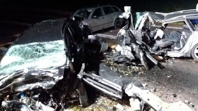 Pondělní autonehoda u Pavlic na Znojemsku má pět obětí.