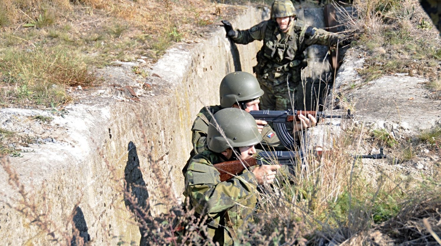 Cvičení Dukly Praha:  pětibojaři David Svoboda a Ondřej Polívka