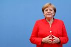 USA jsou pro Evropu stále klíčový partner, řekla Merkelová. Trumpovu kritiku "bere na vědomí"