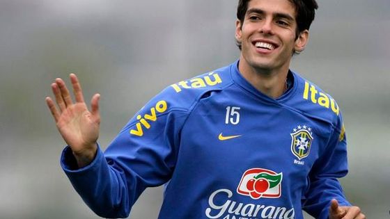 Kaká jde do Realu Madrid. Jako druhý nejdražší fotbalista