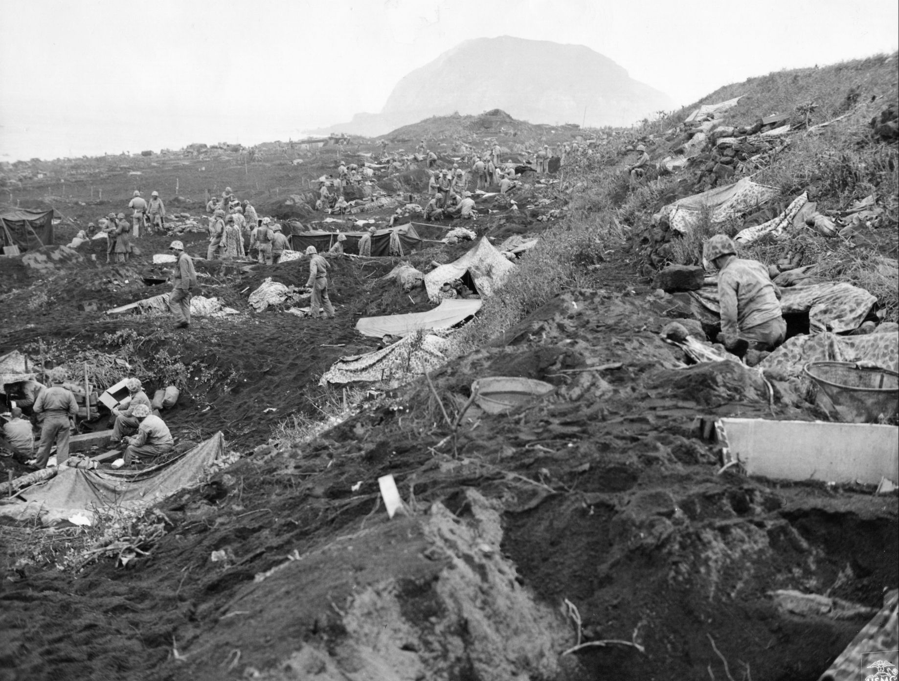Jednorázové užití / Fotogalerie / Uplynulo 75 let od bitvy o japonský ostrov Iwo Jima / PB