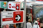 Praha prodělává na stanicích metra v polích miliony