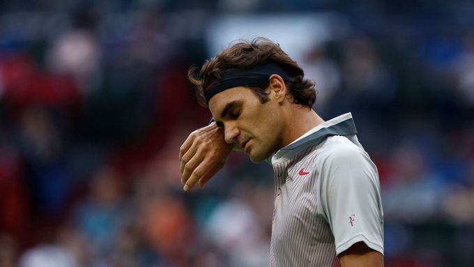 Smutný Roger Federer po vyřazení od Gaëla Monfílse na turnaji v Šanghaji.