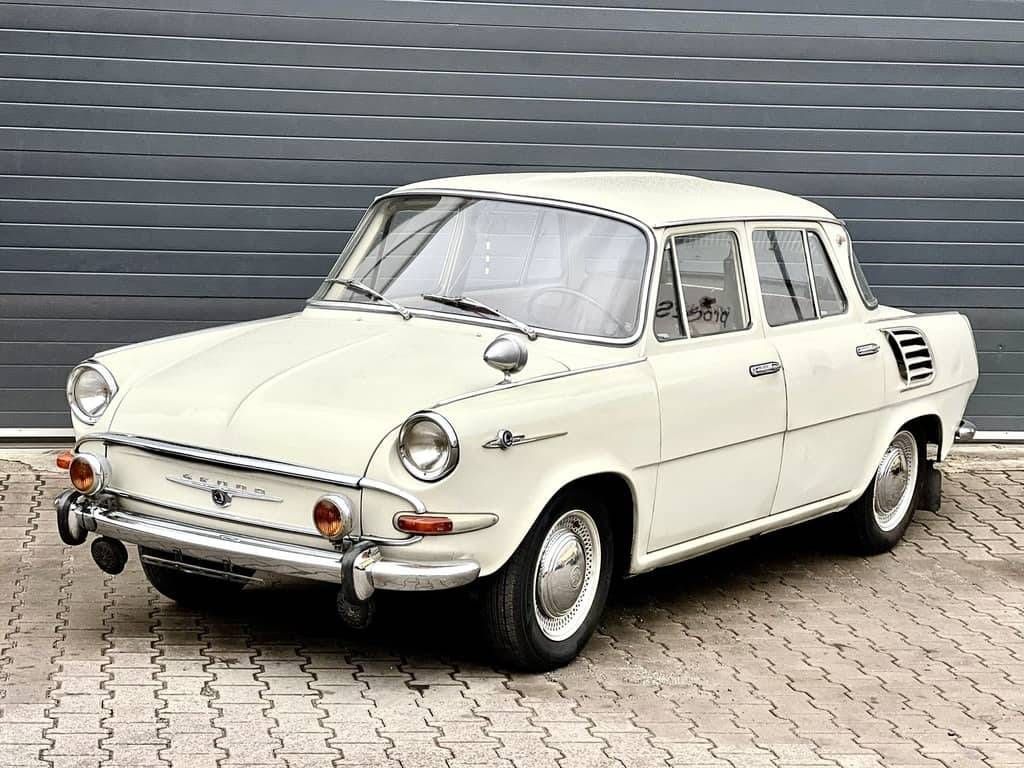 Aukce Retro Garáž Praha Letňany říjen 2022